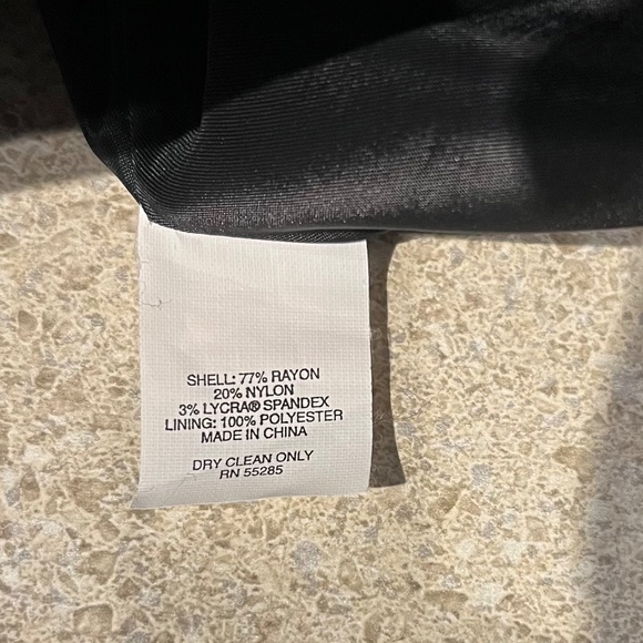 Black suit jacket - Picture 4 of 4